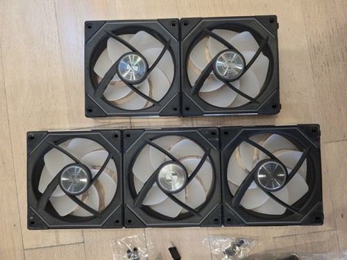 Lian Li SL-Infinity 120mm Case Fan - (3-Pack) Plus 2 Extra Fans Total 5 Fans - Photo 6/7