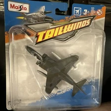 Maisto 15088 Fresh Metal Tailwinds Millitary Airplane - Gray