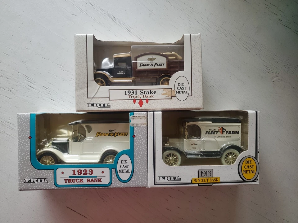 Lot of 3 Ertl Blain's Farm & Fleet Vehicles 1913 Model T 1923 Truck 1931 Stake - Image 3 of 4