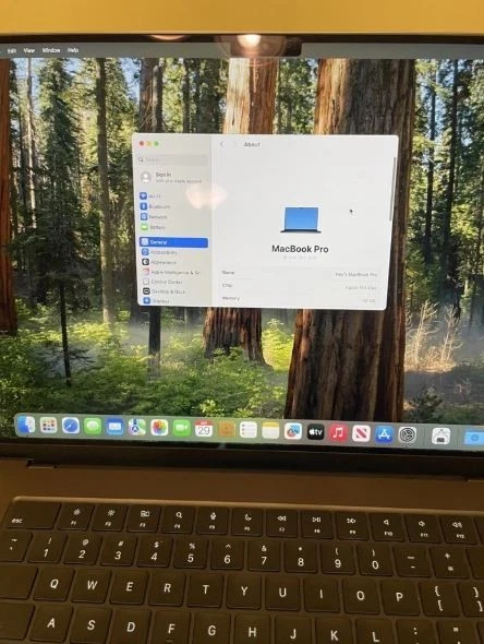 Apple MacBook Pro 16" 2024 M4 Max 16C CPU 40C GPU 48GB RAM 1TB SSD Space Schwarz - Bild 3 von 4