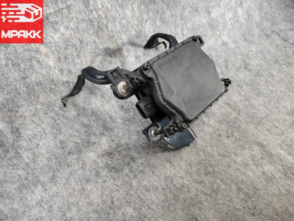 Sensor de distancia de control de crucero radar onda Toyota Sienna 8821045030 2011-2016 OEM Foto 3 de 4