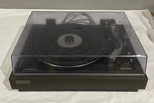 Sanyo TP 405 Turntable - Picture 2 of 3
