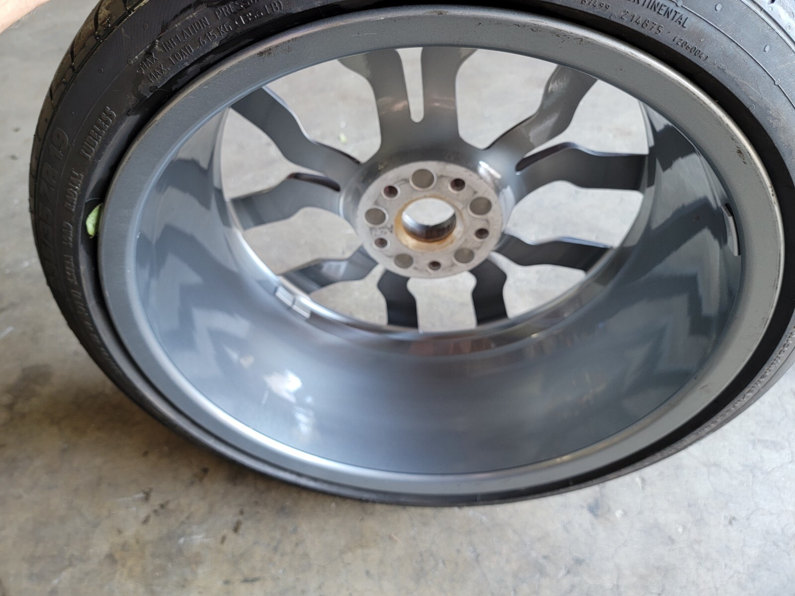AUDI R8 REAR WHEEL RIM OEM 420601025AM 