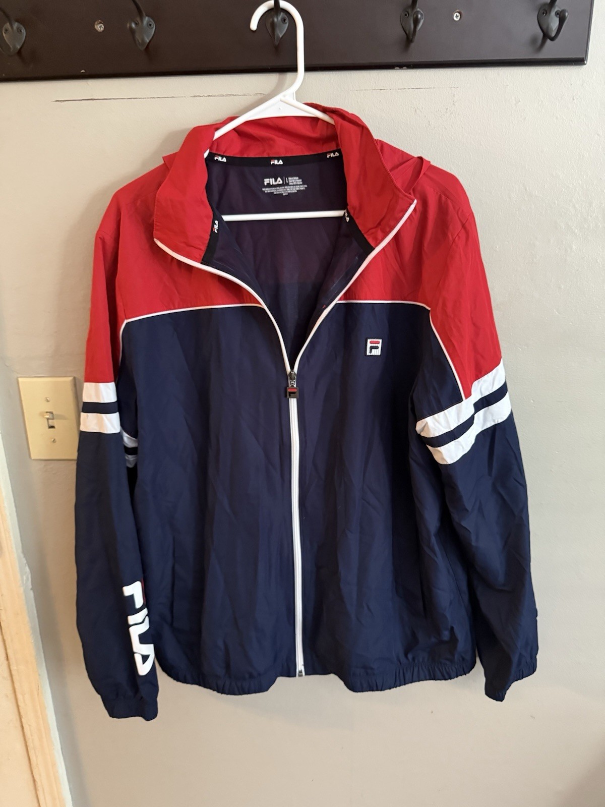 Giacca a vento Fila zip rosso bianco blu uomo L con cappuccio nascosta nuova senza etichette