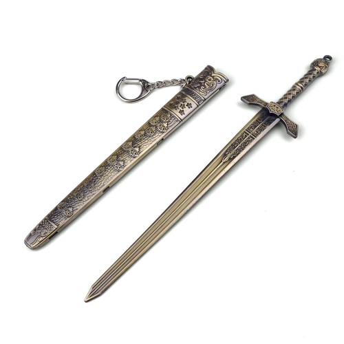 Banished Knight's Greatsword | 22 cm | Metal | Brelok | Elden Ring - Picture 4 of 5