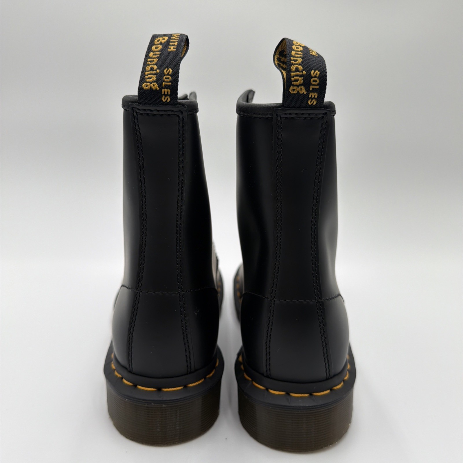 NWOB Dr Martens Original 1460 Smooth Leather Lace Up Boots Women’s Sz 6 thumbnail 3