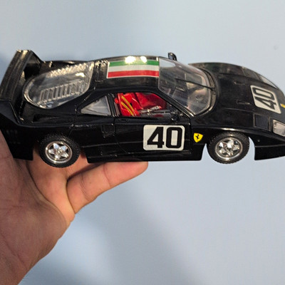 Bburago 1:24 Ferrari F40 Black Diecast Model Car #40 Made in Italy
