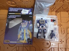 Newage H21EX Scaramanga Complete US SELLER Legends Class Soundwave Toy 