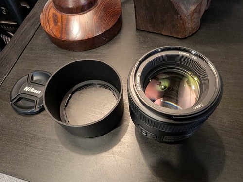 Nikon AF-S NIKKOR 85mm f/1.8G Lens - Excellent Condition