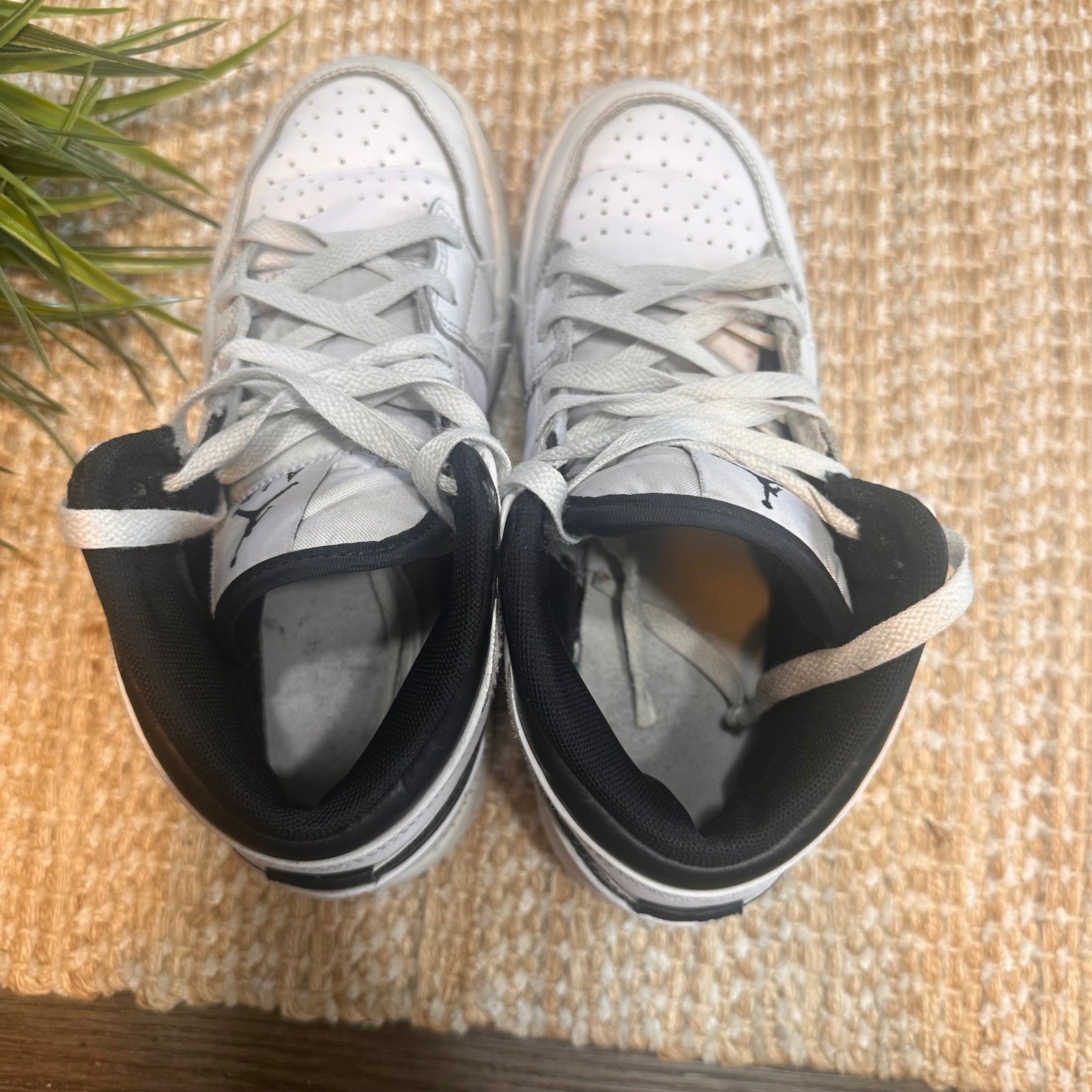 Air Jordan 1 Mid White Black- Youth Sneakers 2023  DQ8423-132 Shoes Size 5Y thumbnail 8