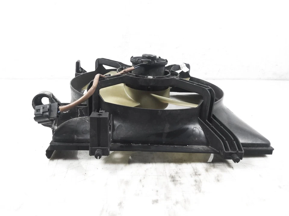 Motor y cubierta ventilador radiador Subaru Outback 2008-2014 *Pequeña lengüeta rota Foto 4 de 4
