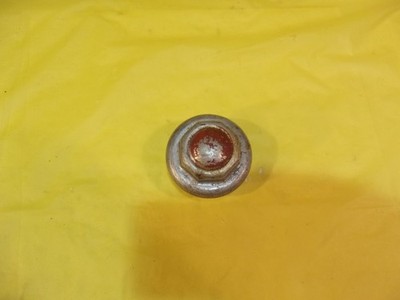 VINTAGE ORIGINAL ''RED PAINTED CENTER'' UNIDENTIFIED GREASE HUBCAP!!