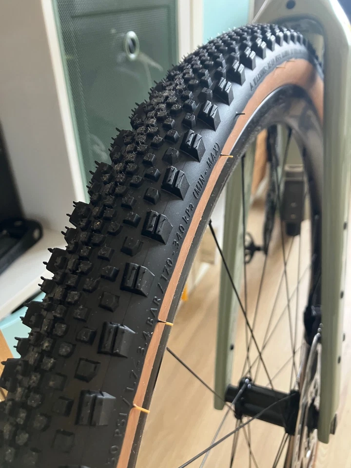 2x WTB Raddler TCS, schwarz/tan 700x44C