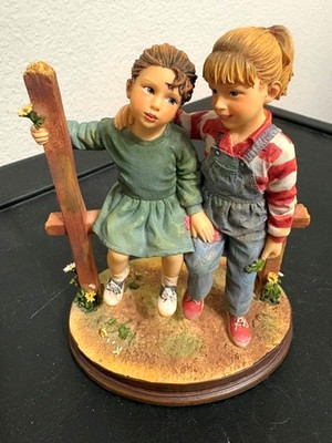 Mama Says ''Friends Are Forever'' Figurine Collectible Kathy Andrews Fincher 2006