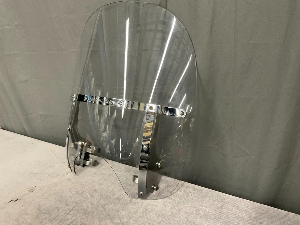 HONDA VTX1300R NATIONAL CYCLE SWITCHBLADE 2-UP QUICK RELEASE WINDSHIELD - Image 3 of 4