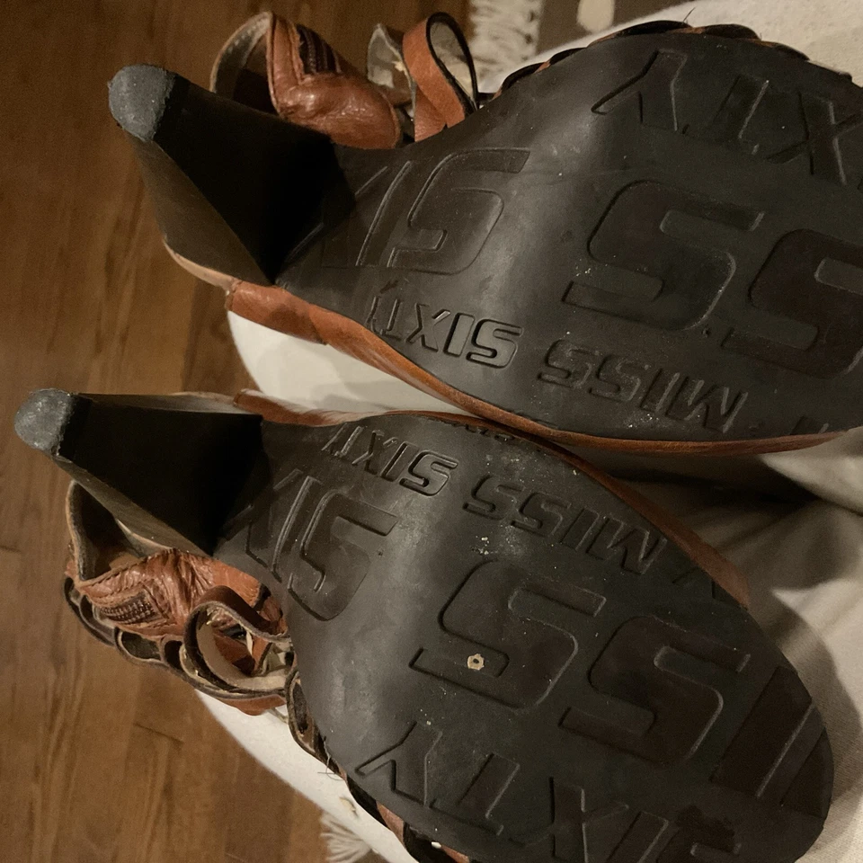 Sandalia Miss Sixty Tacón Enjaulado Marrón Con Cremallera Trasera 6 Foto 3 de 3