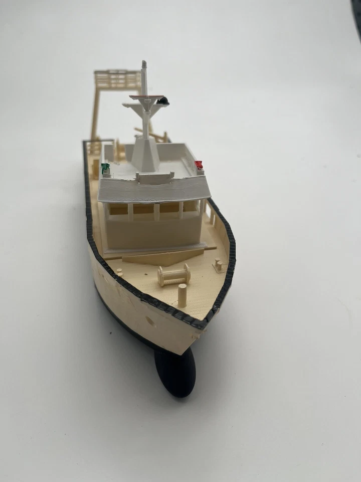 Unpainted version, ho scale Fishing Trawler - Image 2 of 4