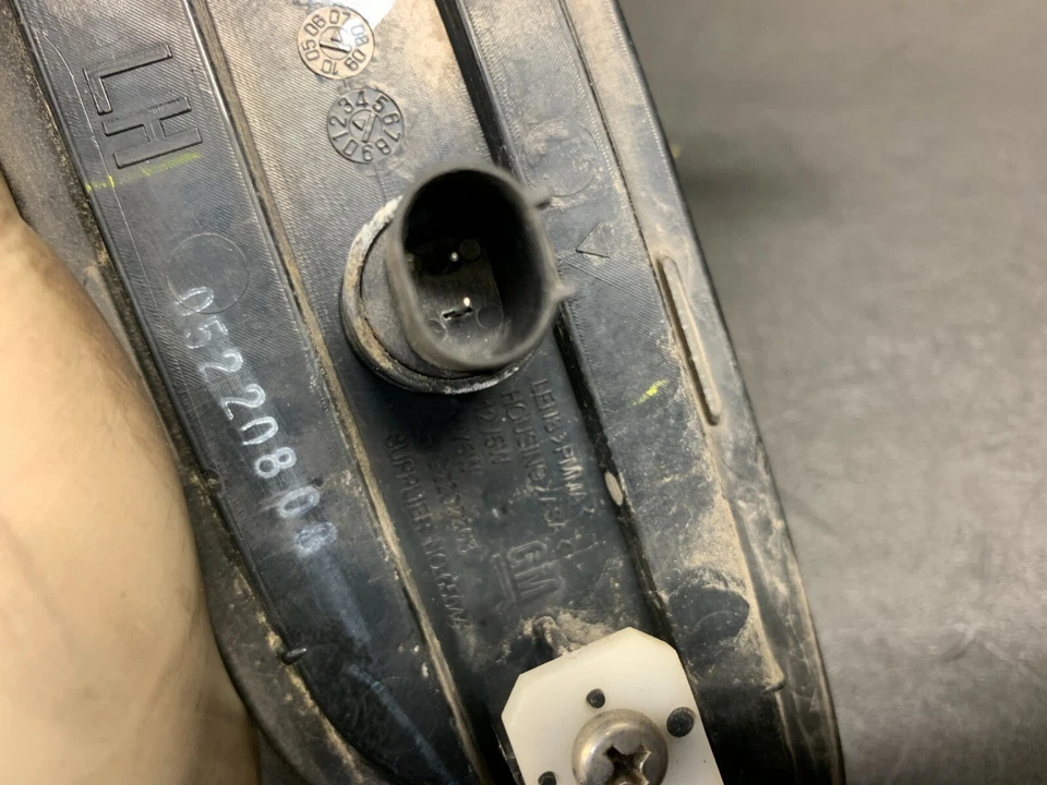 Pontiac G8 GT 2009 OEM guardabarros luces de señalización laterales conductor pasajero Foto 3 de 4