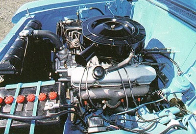 Both Petty cars had 383 cubic-inch V8 engines in 1960. The team switched to more powerful 413 V-8s in 1961.