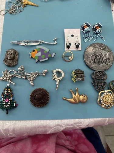 vintage costume jewelry ! Lot 501