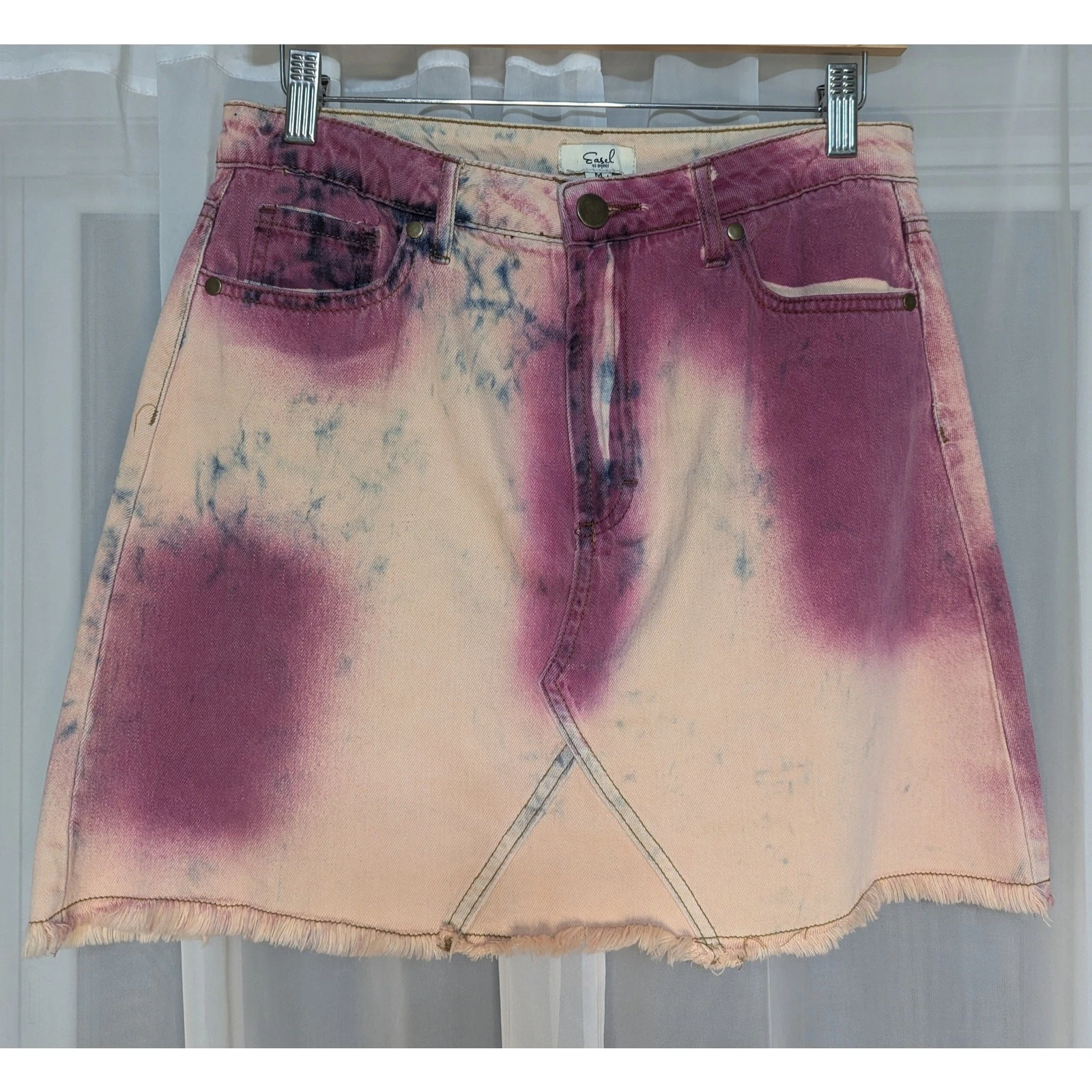 Easel Tie-Dye Denim Mini w/Frayed Hem - Sz M