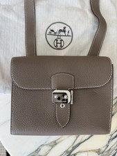 Hermès Sac a depeches 21 éTaupe Bag Lock Keys Palladium Hardware 