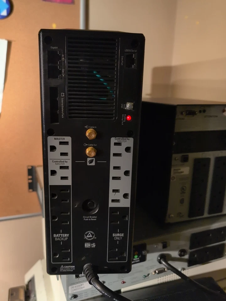 APC Back-UPS Pro, 1500VA/865W 120V 5-15R outlets AVR LCD " BR1500G - Image 2 of 4