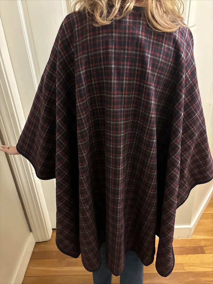 Carelle Wool Women’s Plaid Cape Shawl Style 41520 - Image 2 of 4