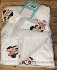 NWT Minnie Mouse Disney White Baby Blanket Sherpa 40  x30  Winter Snowflakes