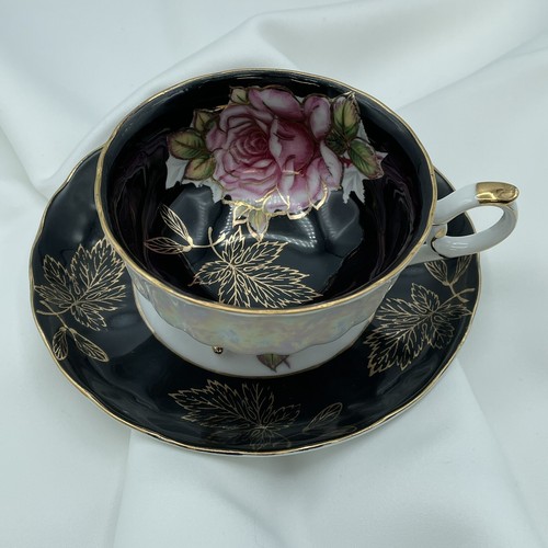 L M Royal Halsey Very Fine Three Footed Tea Cup & Saucer Roses Lusterware - Photo 1 sur 8