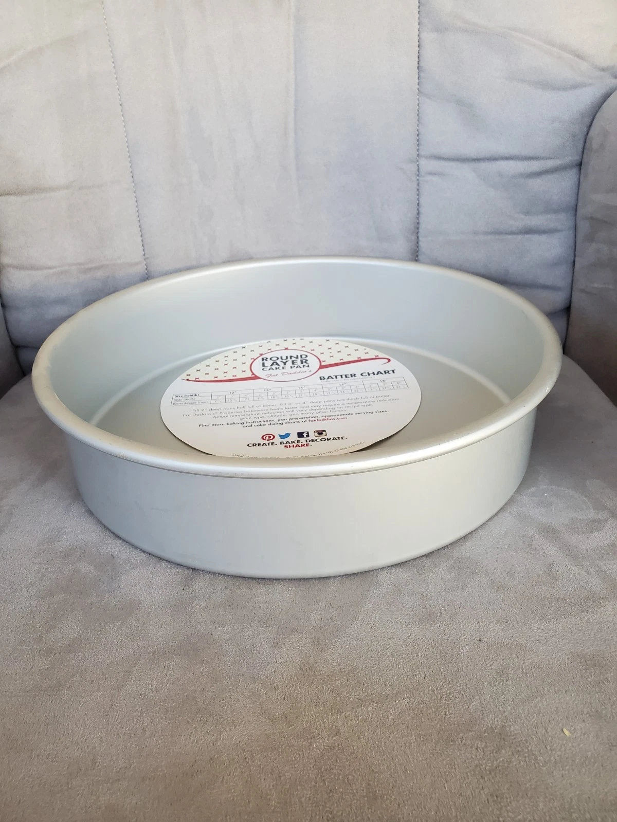 Fat Daddio's 12"×3" Round Layer Cake Pan, Adonized Aluminum