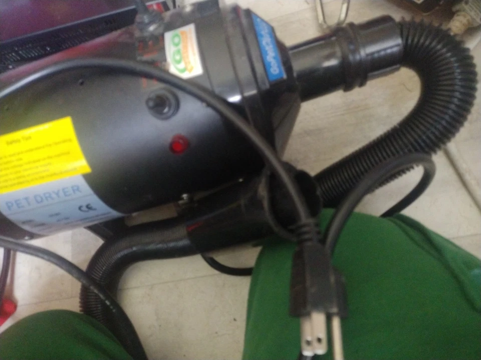 Secador para mascotas GoPetClub 2 velocidades 2 ajustes de calor DT-401 probado funcionando Foto 3 de 4