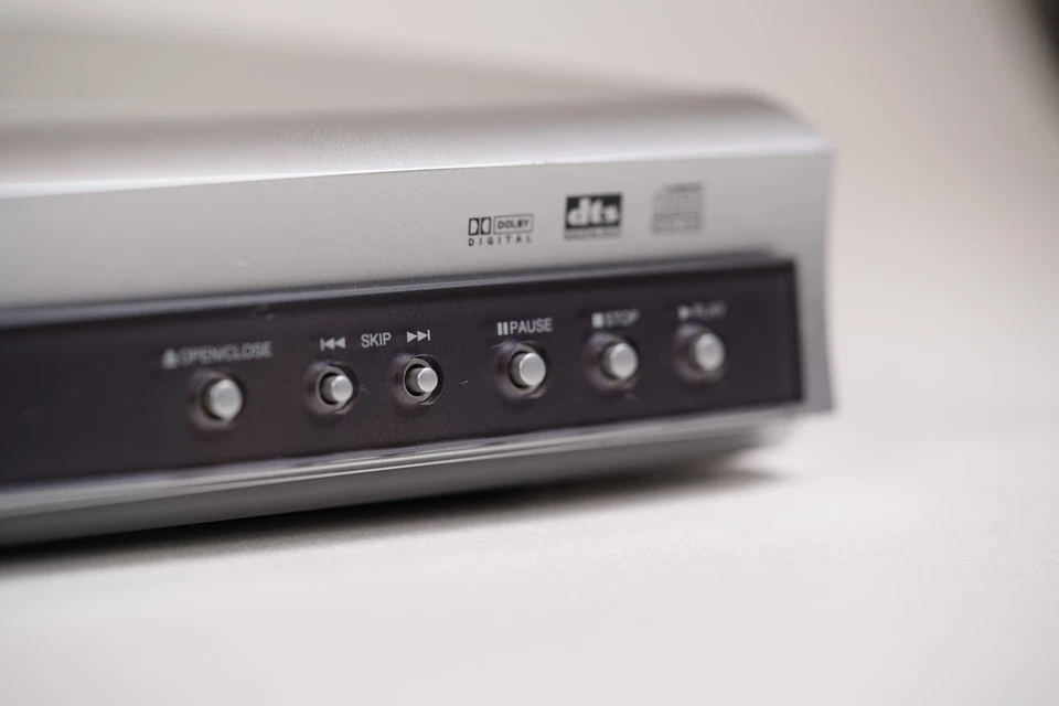 Toshiba SD-3900U DVD Video Player AB - Image 2 of 4