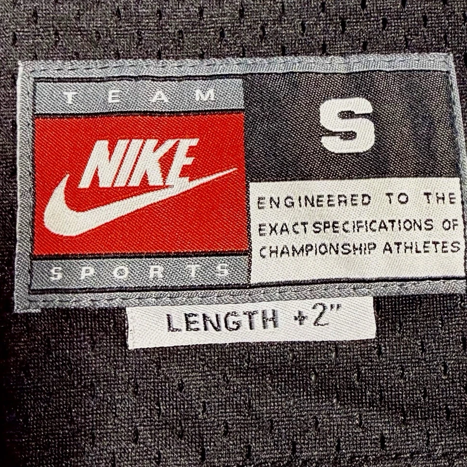 Nike Michael Jordan Chicago Bulls #23 Jersey Small Black Length +2 Vintage - Image 4 of 4