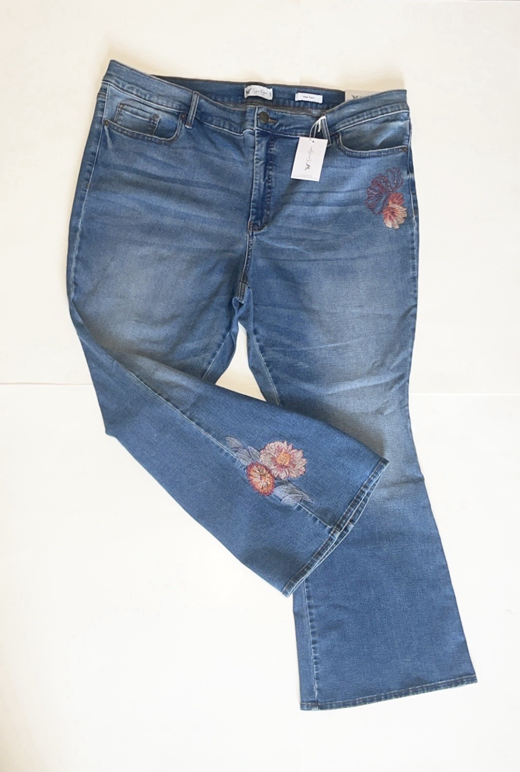 Women’s Jessica Simpson Daisy Flare Jeans Size 22W Medium Wash Embroidered NWT
