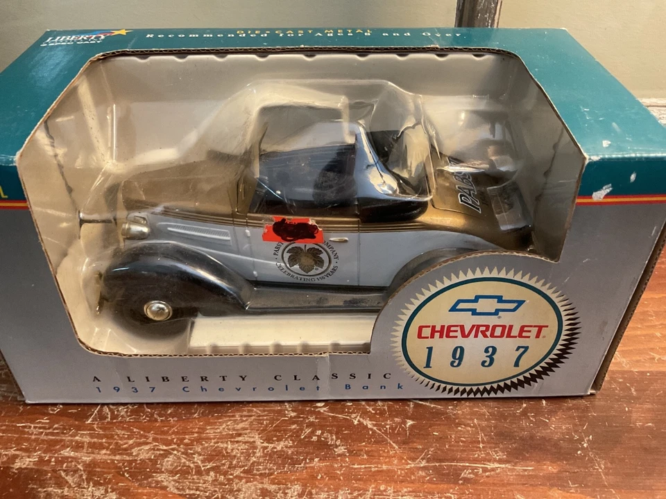 Banco fundido a presión Liberty Classic 1937 Chevrolet Pabst Brewing Company Foto 2 de 4