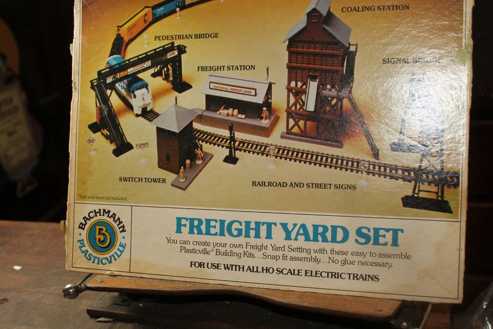 Juego de patio de carga Art Bachmann Cut Box años 70 Plasticville (solo caja sin kit) Foto 4 de 4