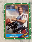Steve Grogan Signed NEW ENGLAND PATRIOTS Card   1986 Topps