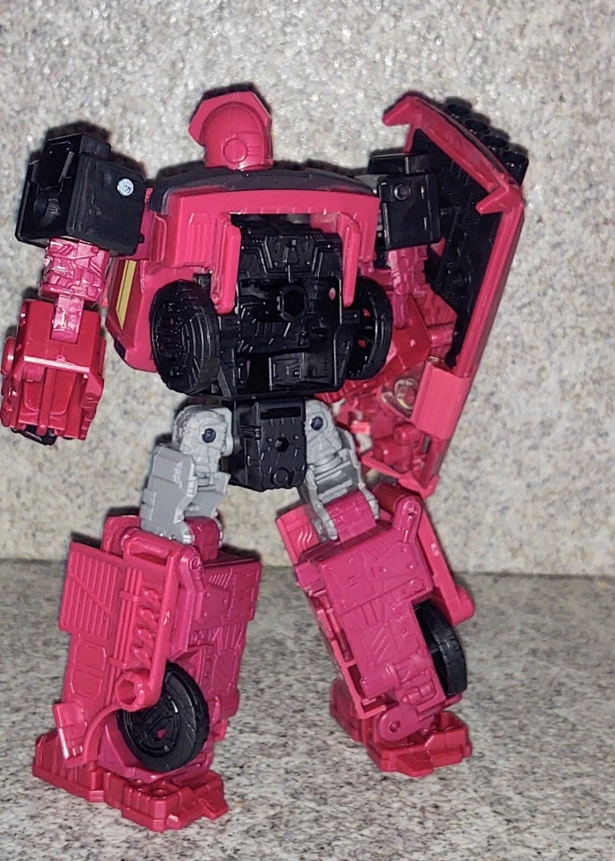 Transformers Earthrise War For Cybertron IRONHIDE Complete Deluxe generations - Image 3 of 4