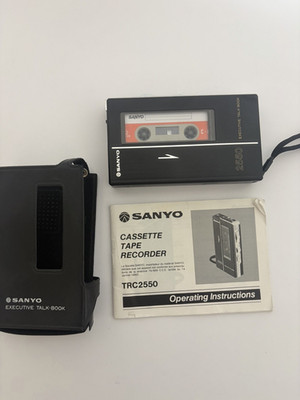 SANYO TRC2550 Kassettendiktiergerät Handgerät mit Hülle und Anleitung
