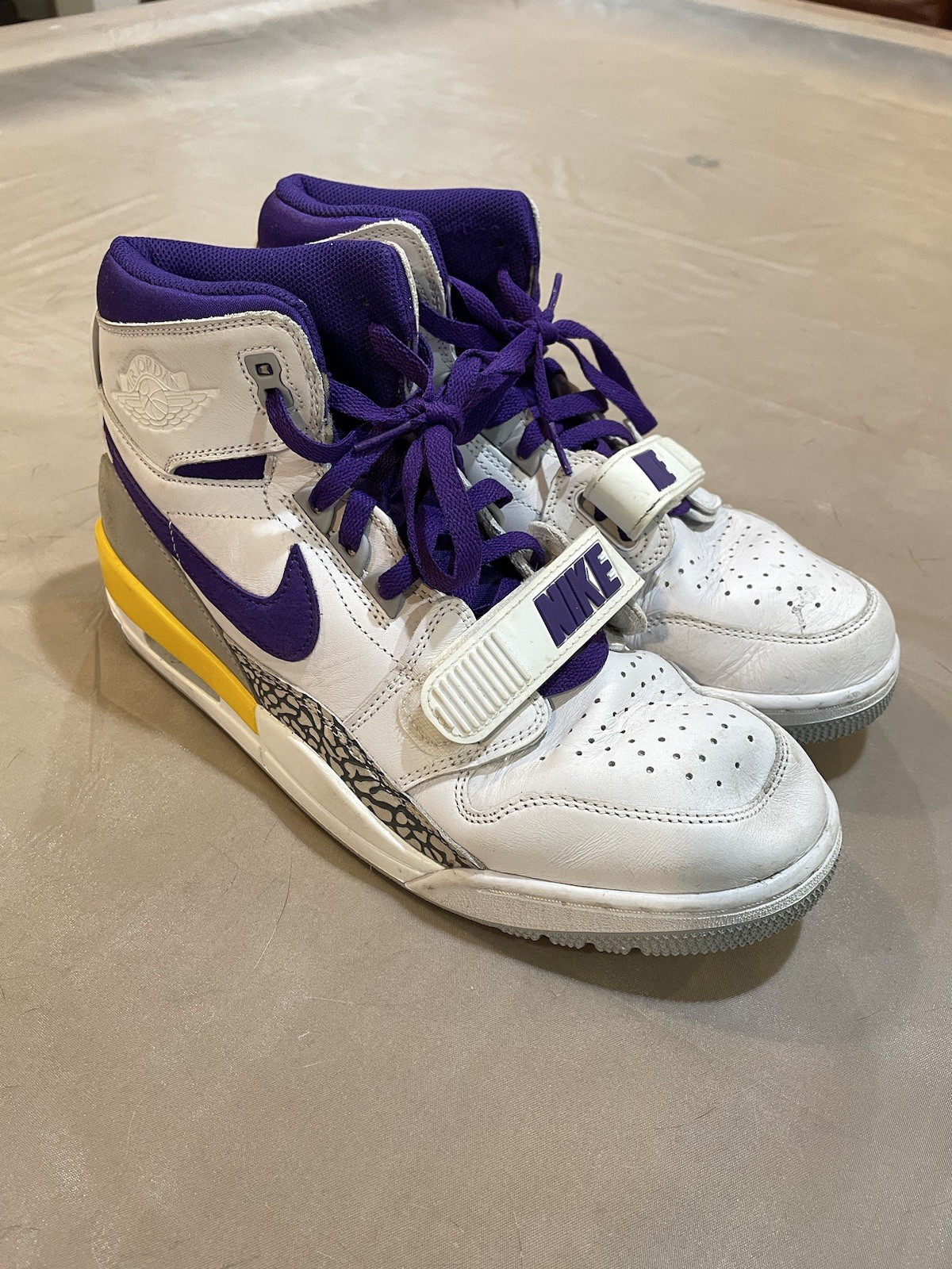 SAOLA Nike Air Jordan Legacy 312 Lakers bianco viola oro da uomo taglia 10 5