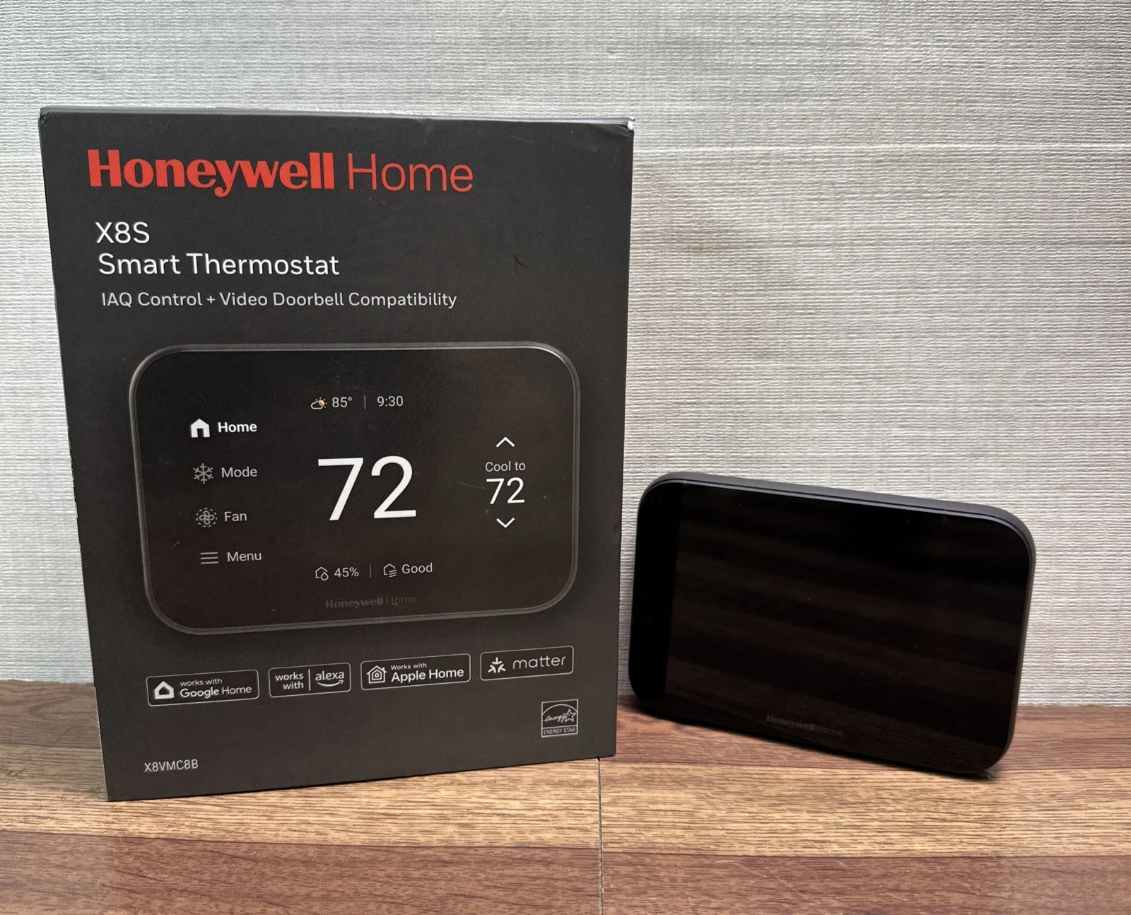 Honeywell X8S Smart Thermostat Model X8VMC8B / READ
