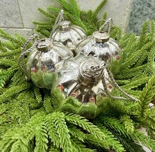 Set Of 4 Antiqued Silver Mercury Glass Ribbed Kugel Christmas Ornaments 3  