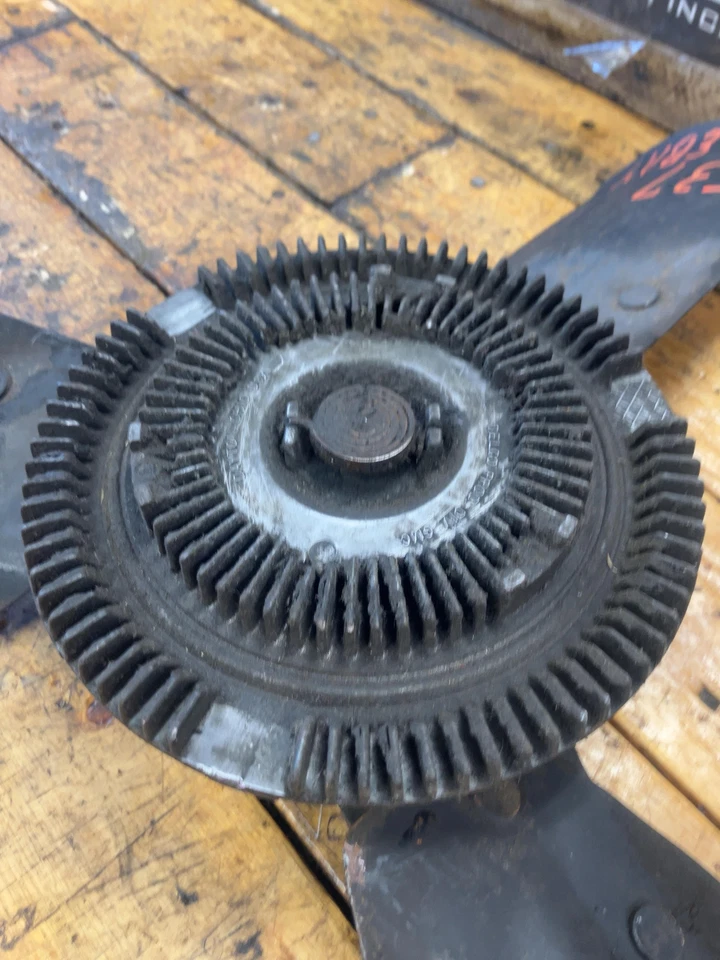 GMC 1980-1986 CAMIONETA PICKUP 10-30 1500-3500 MONTAJE DE ASPAS DE VENTILADOR STOCK OEM Foto 3 de 4