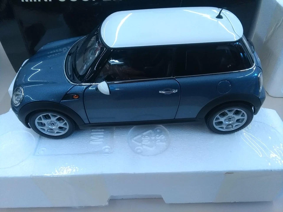 Kyosho 1/18 MINI Cooper Blue - Image 2 of 4
