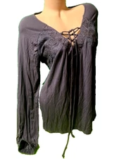 BKE Boutique blouse from Buckle Sz XL tie-string V-neck - empire waist - lace