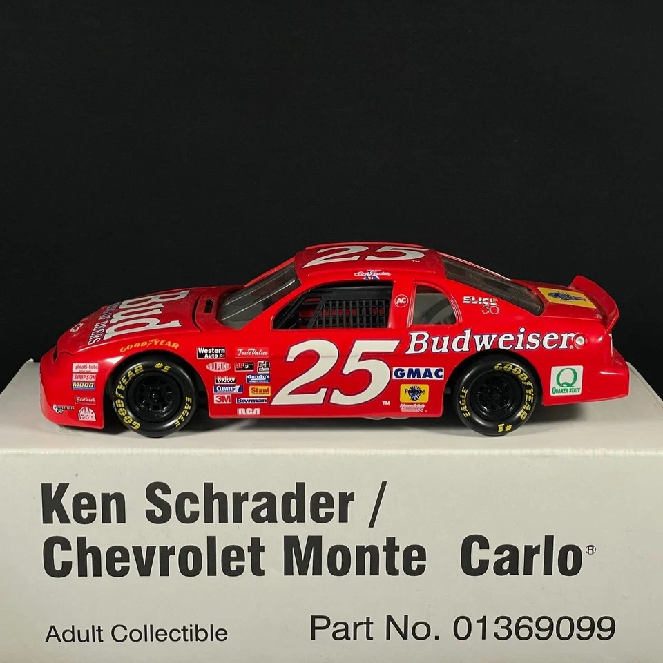 Revell 1991 NASCAR 1:24 #25 Kenny Schrader Budweiser Chevrolet Monte Carlo MIB - Image 2 of 4