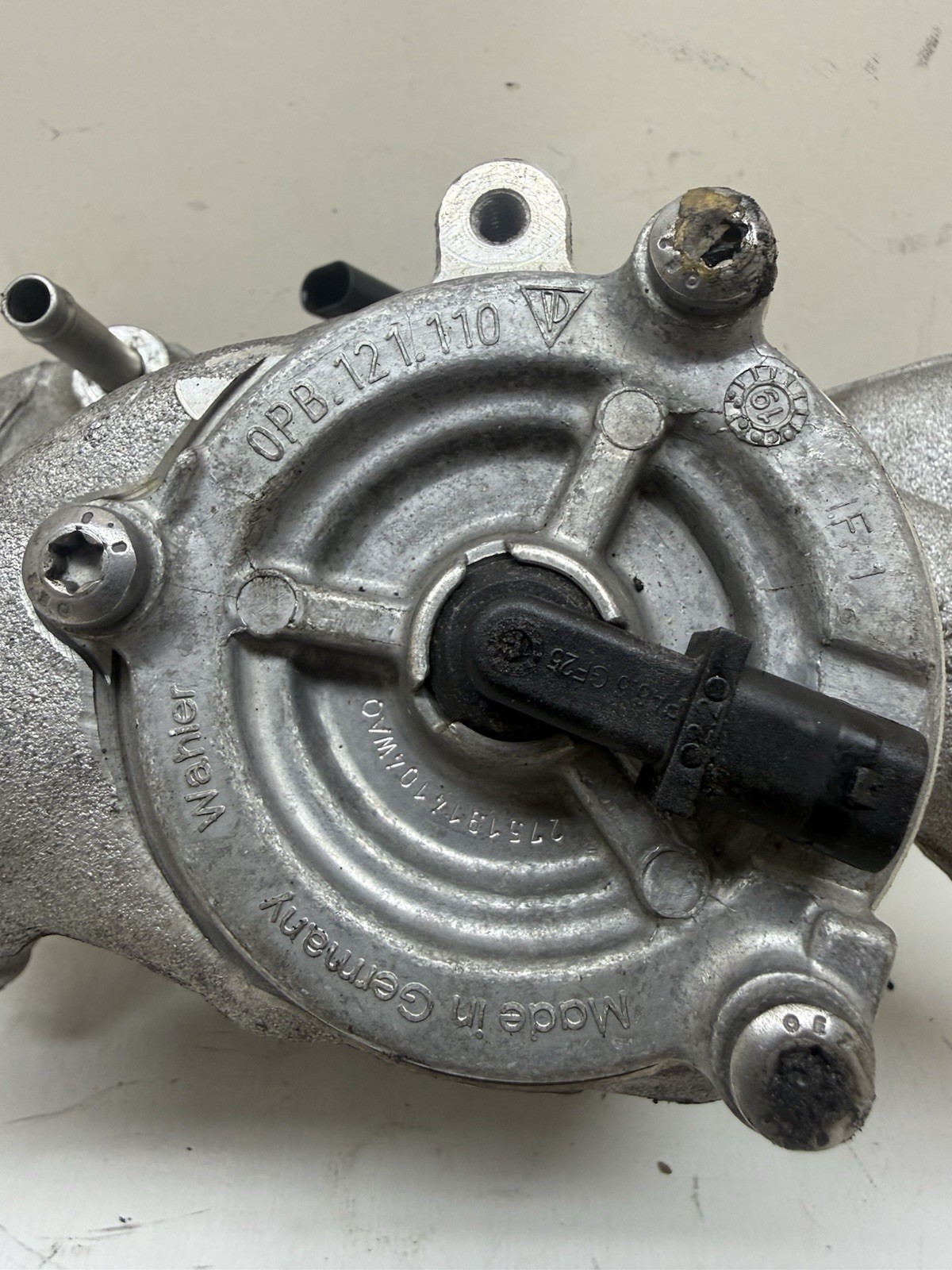 2015-2024 Bentley Bentayga Flying Spur GT 6.0L Thermostat 07P121115J OEM 2746