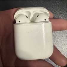 Apple AirPods 1st Gen Wireless Bluetooth Earbuds White with Charging Case