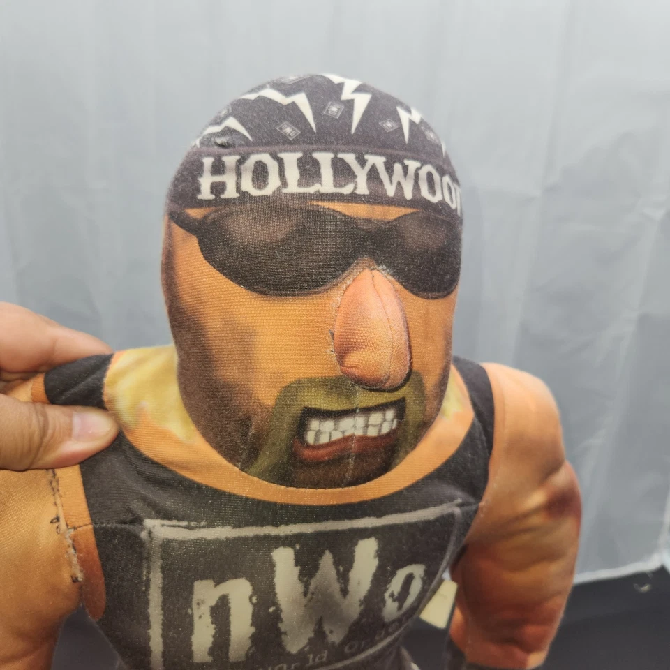 WCW NWO 1998 Bashin' Brawler Hollywood Hulk Hogan travesseiro de luta livre amigo 21" brinquedo - Imagem 2 de 4